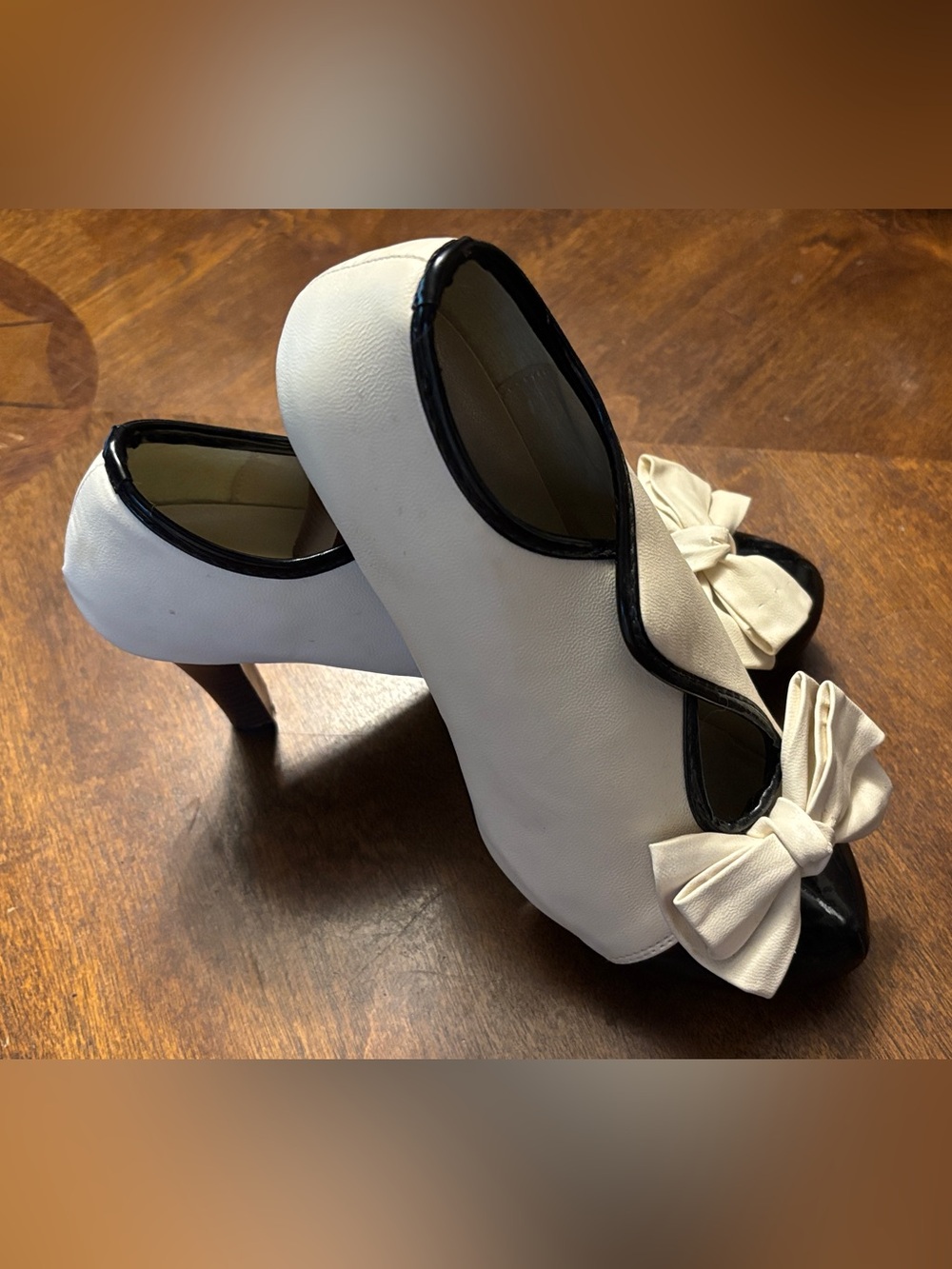 Cream and Black Bow-Trimmed Women's Heels, 39